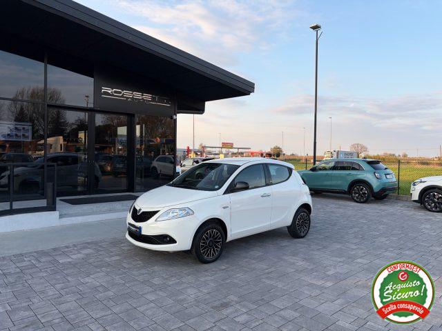 LANCIA Ypsilon Metano Ecochic Gold 5 porte ANCHE NEOPATENTATI