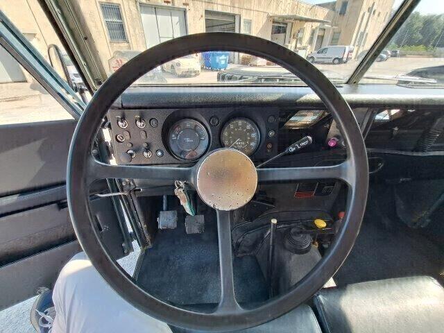 Land Rover Defender 88 2.3 d 3°s. safari 4x4 1974