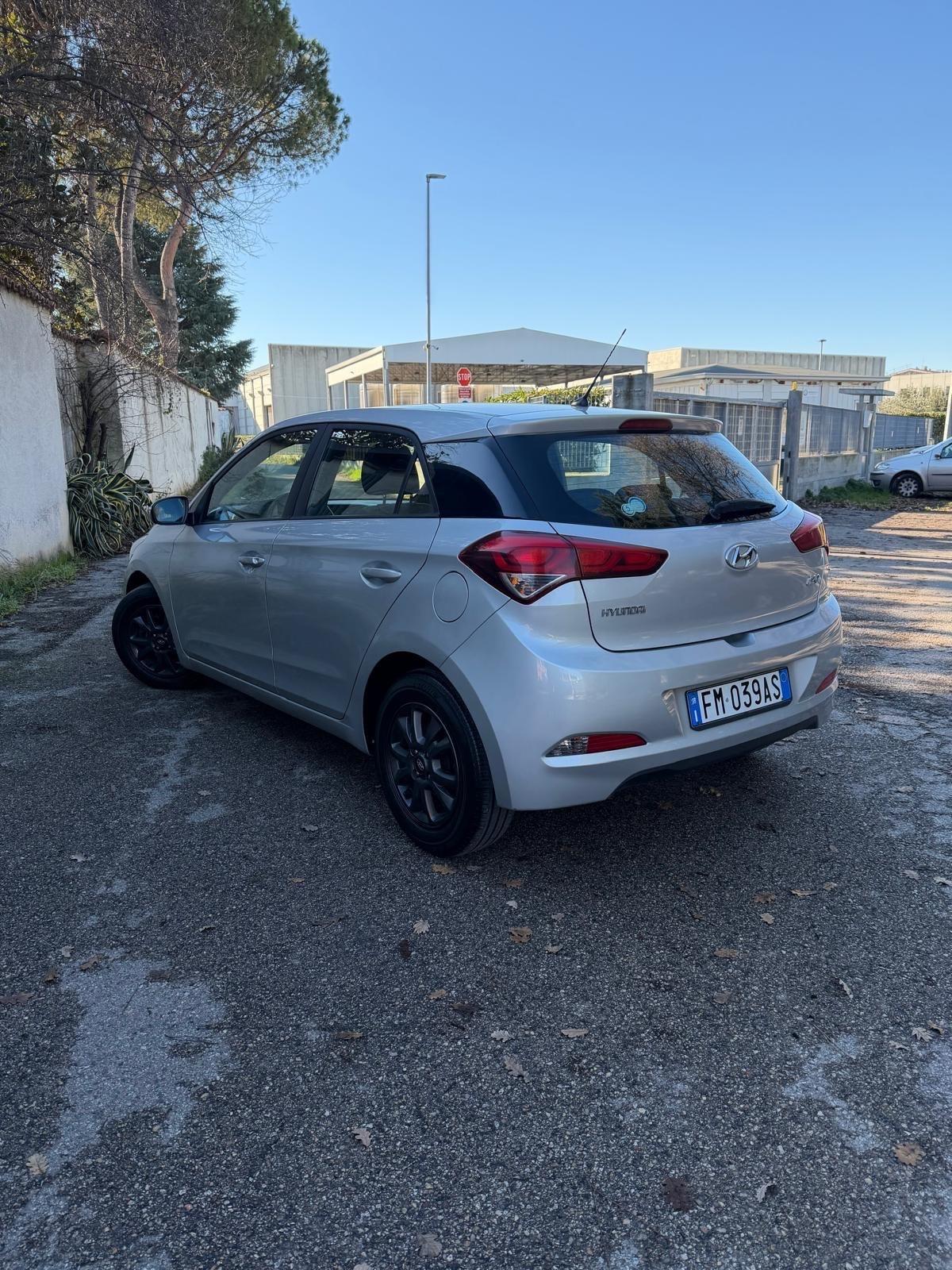 Hyundai i20 1.1 CRDi 12V 5 porte Comfort
