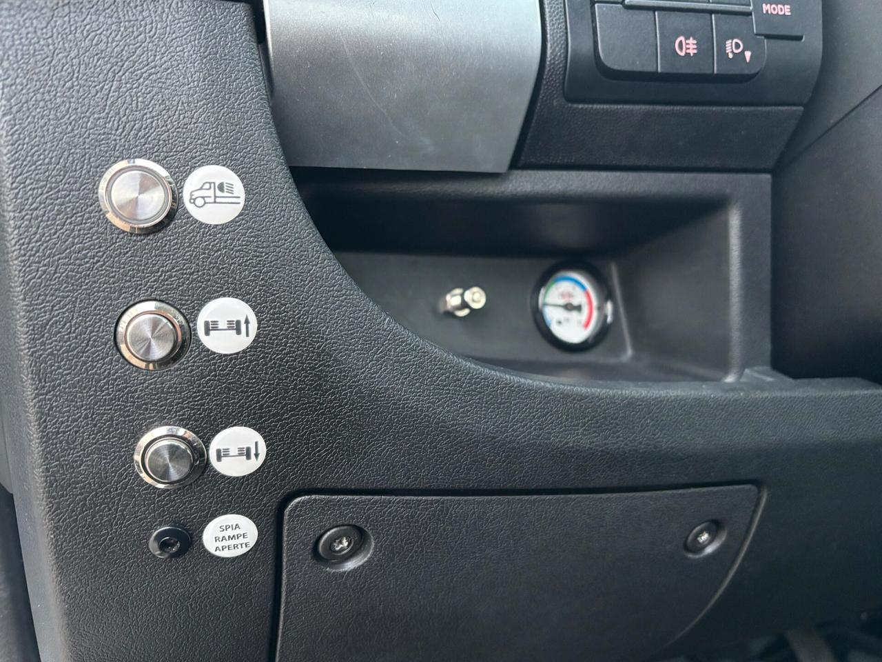 CARROATTREZZI Patente B Portata 1500 KG