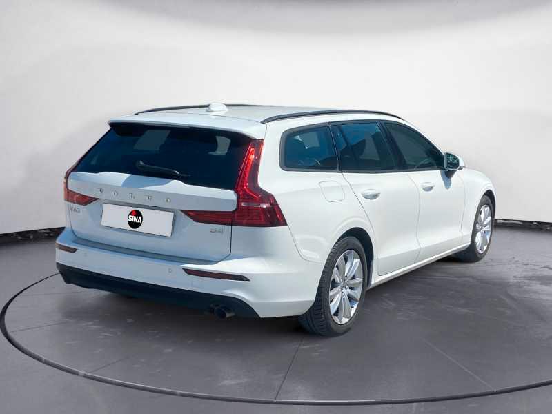 VOLVO V60 2.0 b4 Momentum Business AuTo