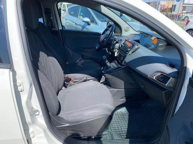 LANCIA Ypsilon 1.0 FireFly 5 porte S&S Hybrid Alberta Ferretti