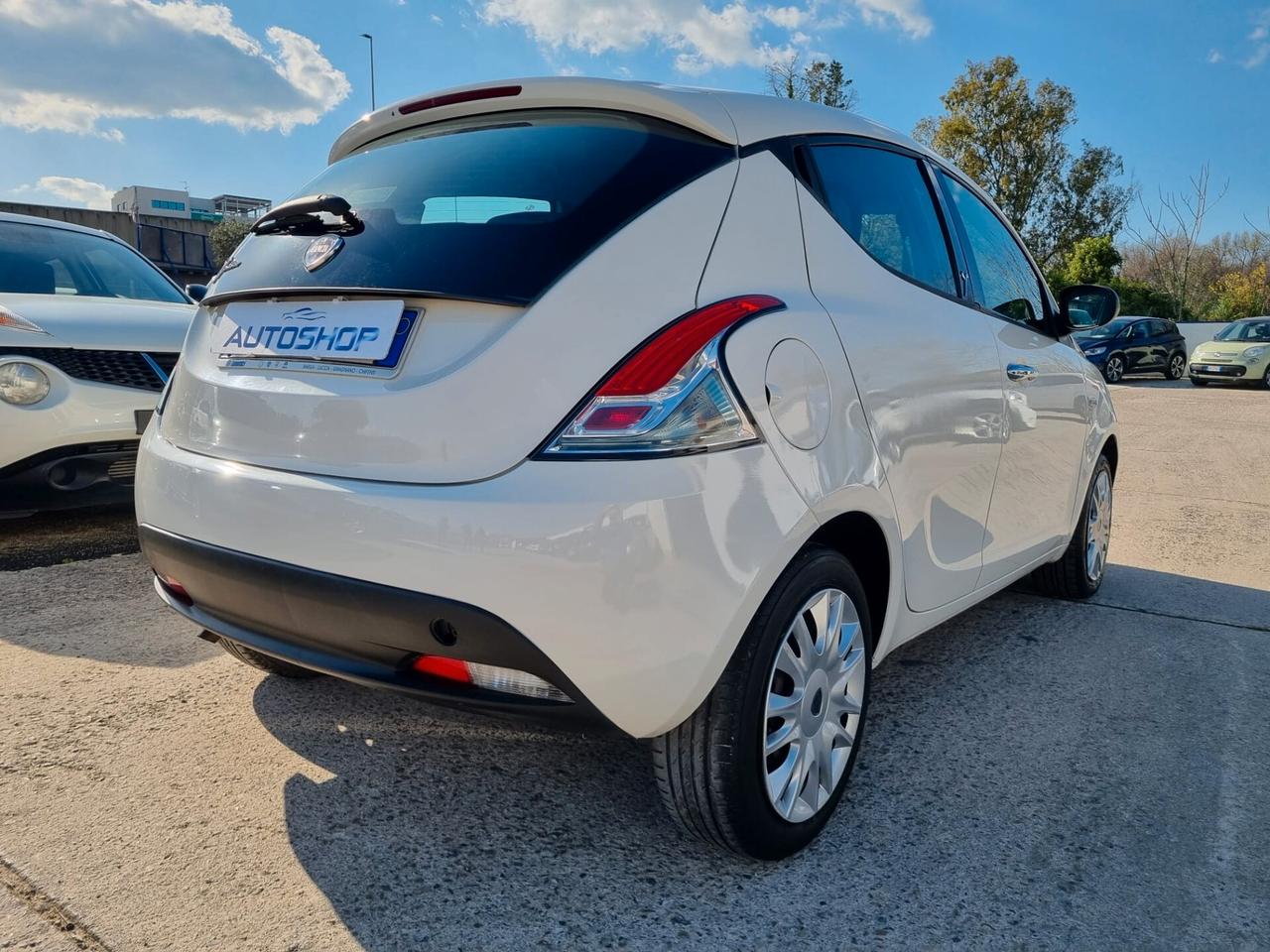 Lancia Ypsilon 1.2 69 CV 5 porte S&S Platinum