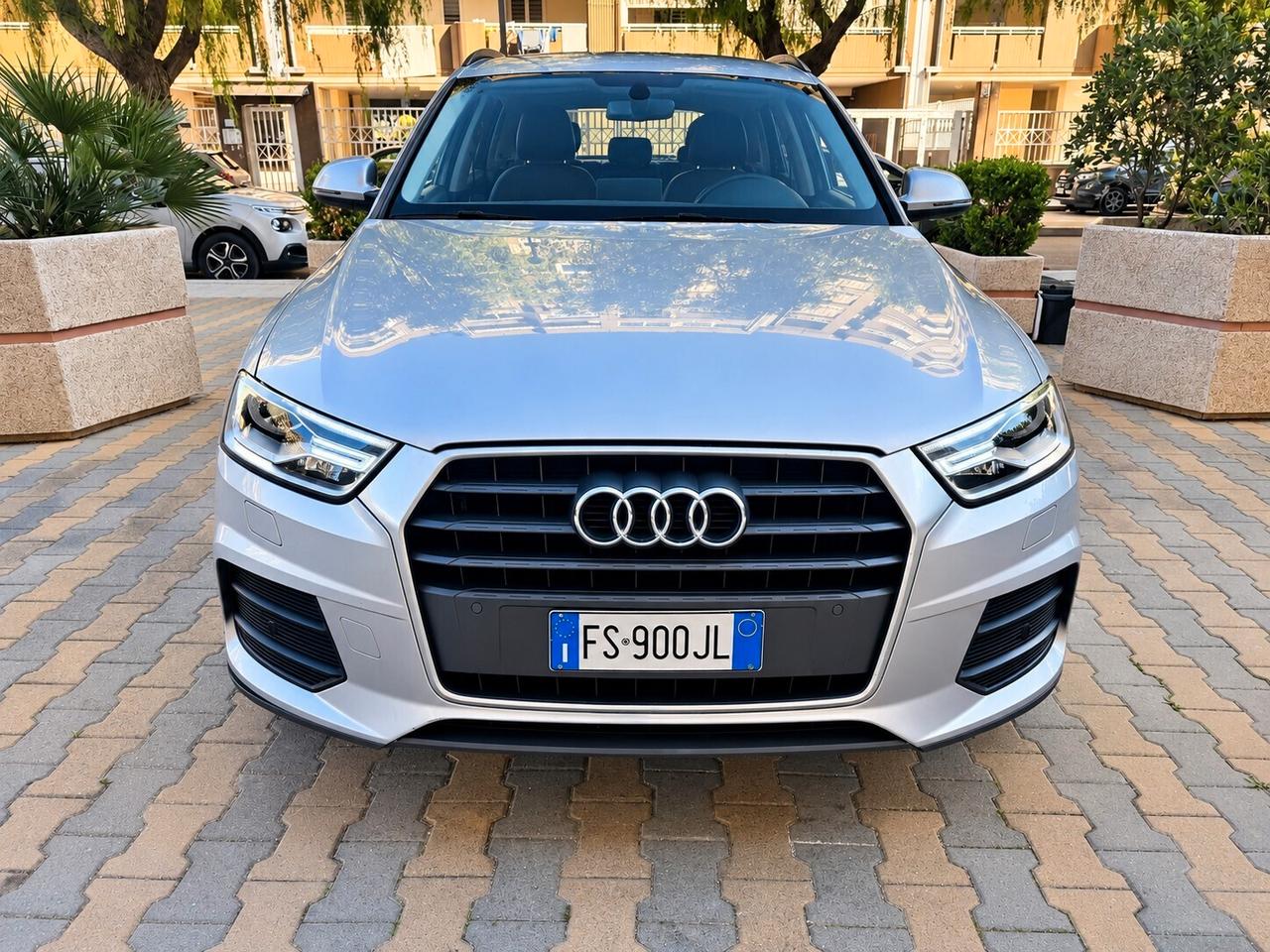 Audi Q3 2.0 TDI 120 CV Business