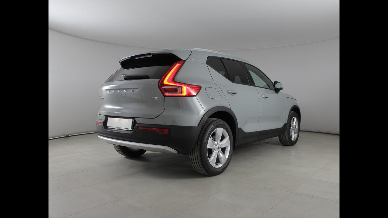 VOLVO XC40 Core T2 AUT