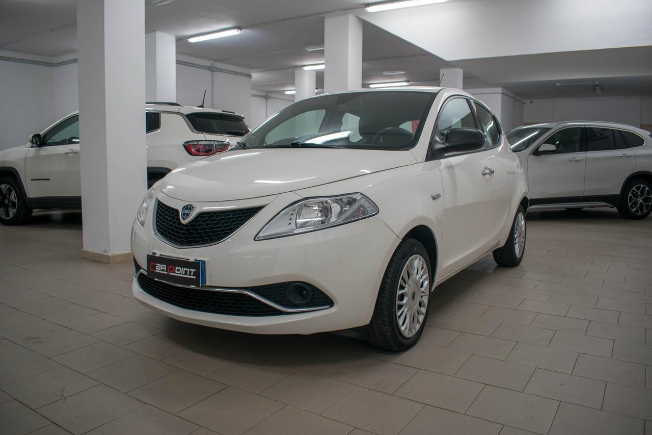 Lancia Ypsilon 1.2 69 CV 5 porte Silver