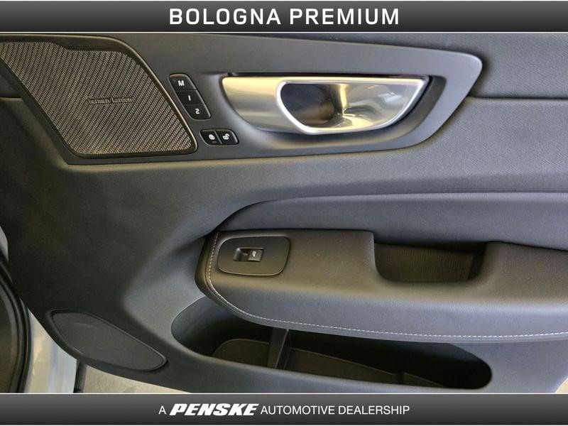 Volvo XC60 XC60 T6 Recharge Plug-in Hybrid AWD automatico Ultimate Dark