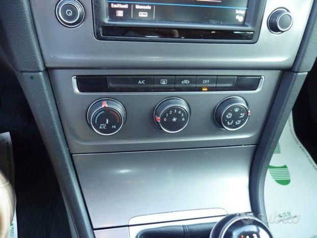VOLKSWAGEN Golf 1.4 TGI 5p. Trendline BlueMotion