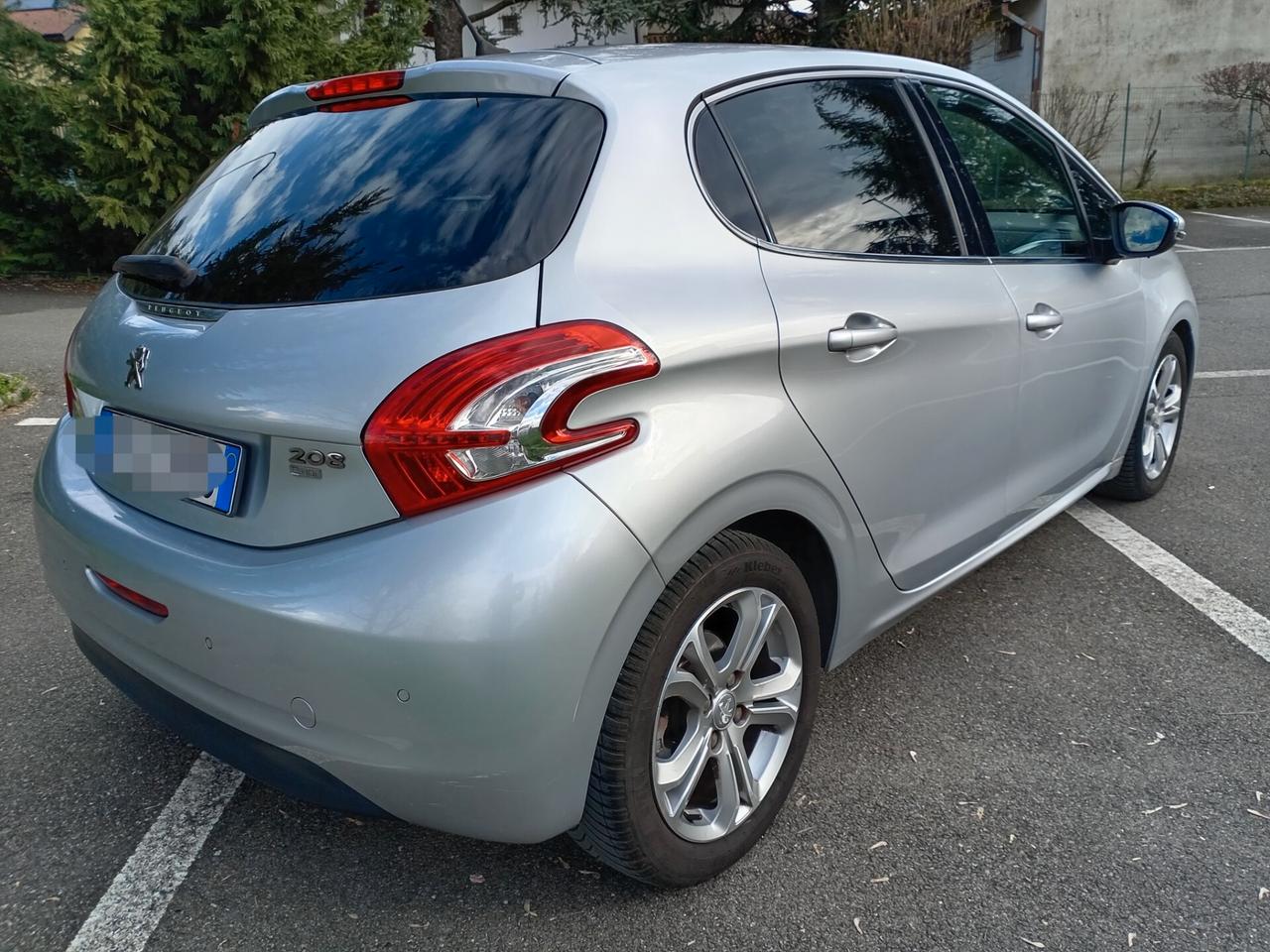 Peugeot 208 1.6 e-HDi automatica