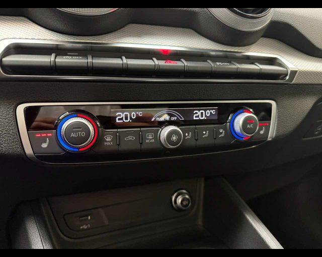 AUDI Q2 30 TDI Business Advanced