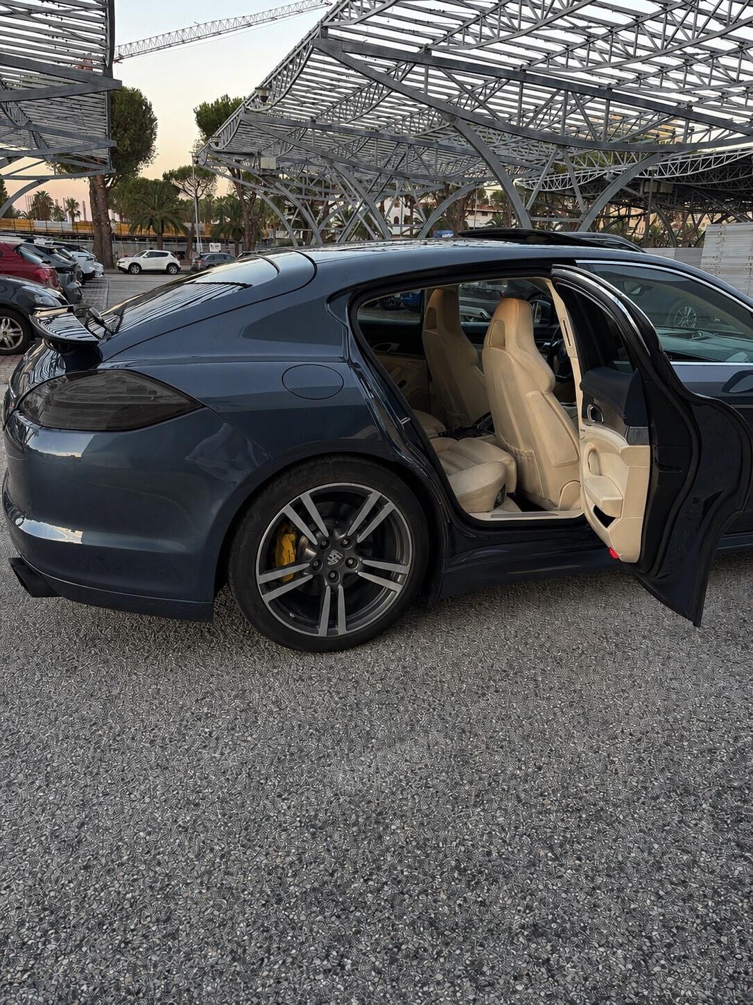 Porsche Panamera 4.8 TURBO S V8 500CV