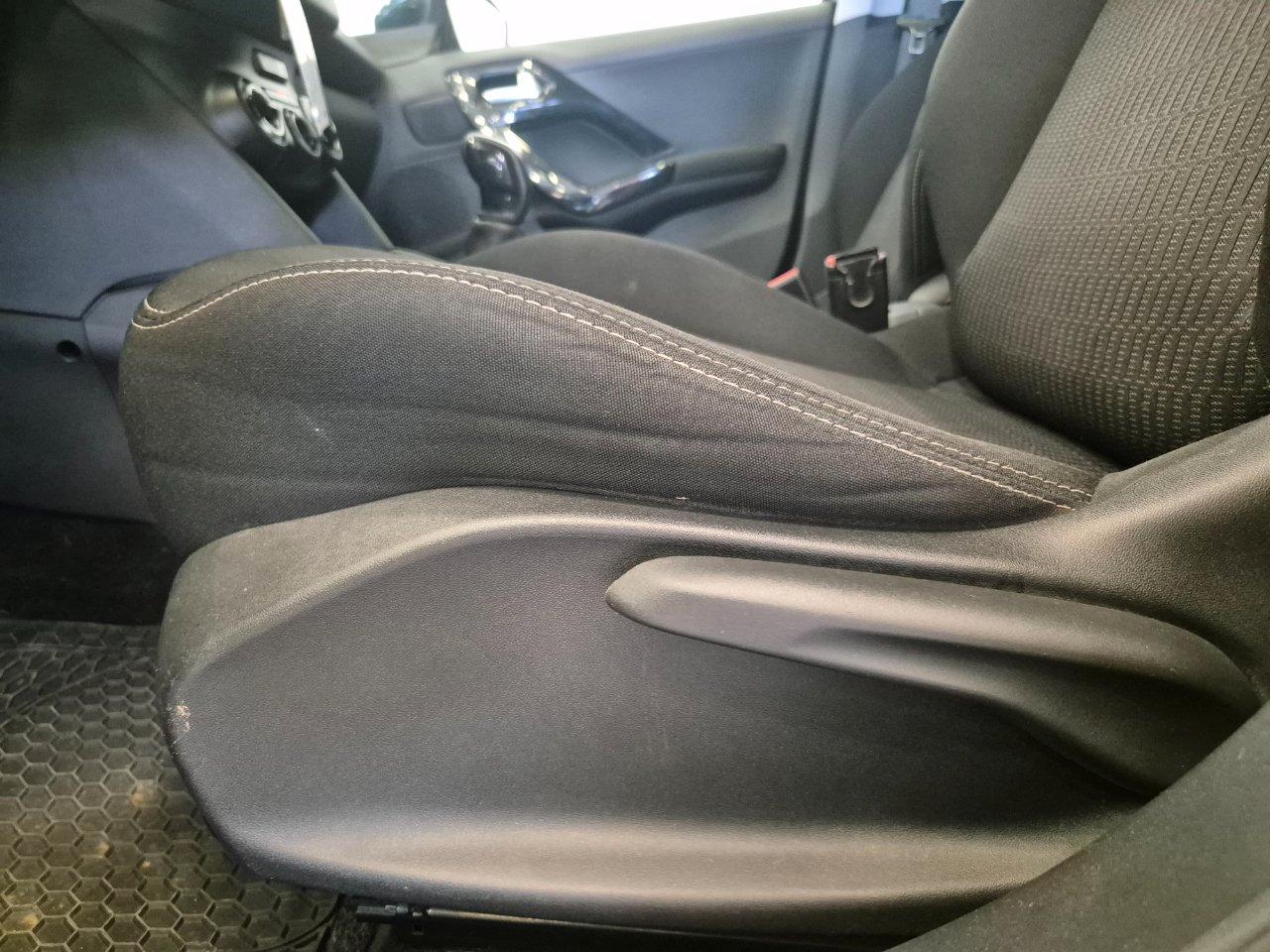 Peugeot 208 5p 1.2 puretech Active gpl 82cv - UNIPROPRIETARIO - NEOPATENTATI - Sens. park. - Cruise/Lim