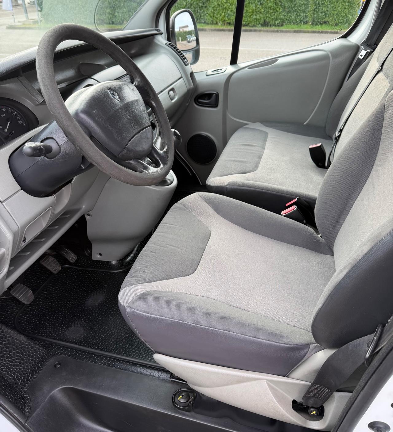 RENAULT TRAFIC 2.0 CTDi 115 CV 6 MARCE CLIMA AUTO