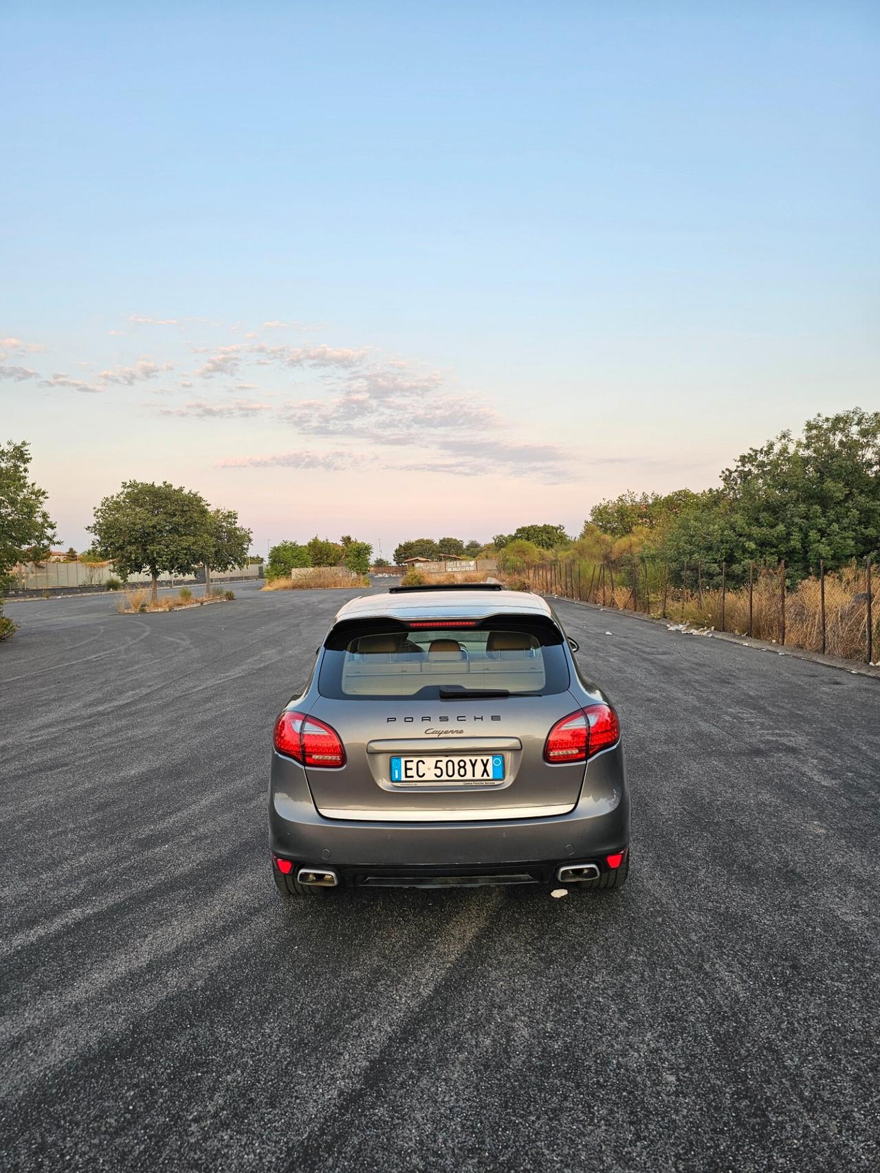 Porsche Cayenne 3.0 Diesel V6 240cv tetto apribile