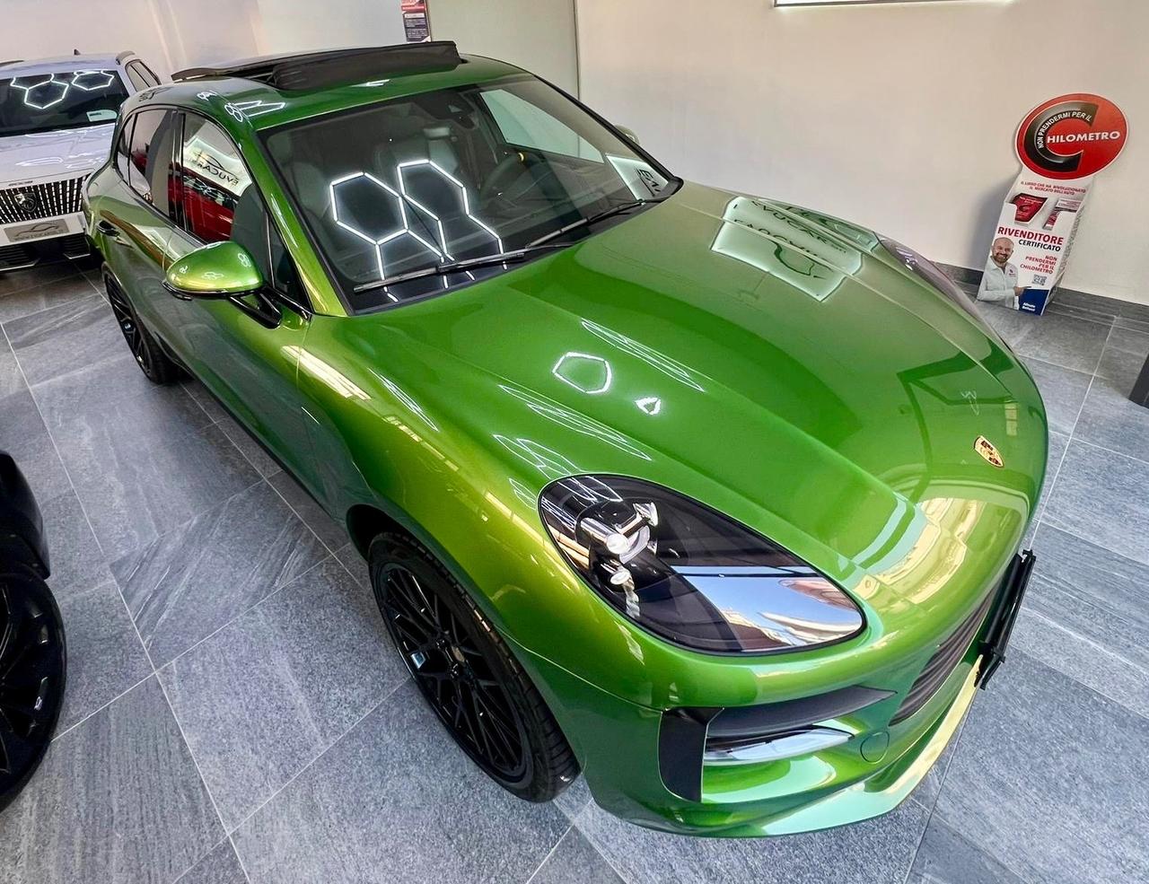 Porsche Macan 2.0 BENZINA 245CV PYTHON GREEN (GTS COLOR)