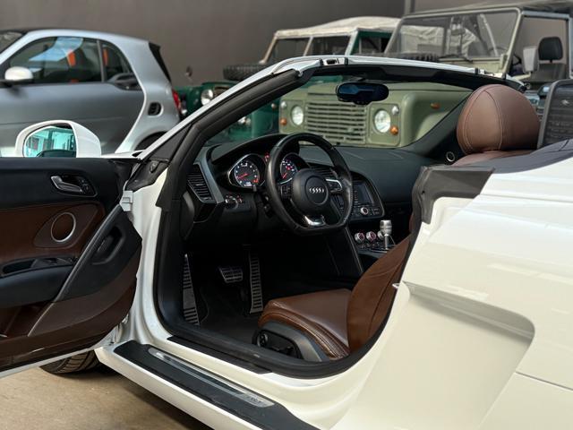 AUDI R8 Spyder 4.2 V8 FSI quattro R tronic
