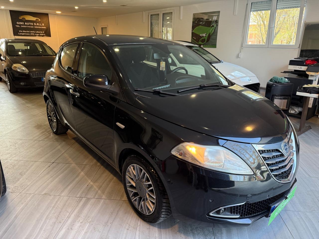 Lancia Ypsilon 0.9 GPL BENZINA ANNO 2011 neopatentati
