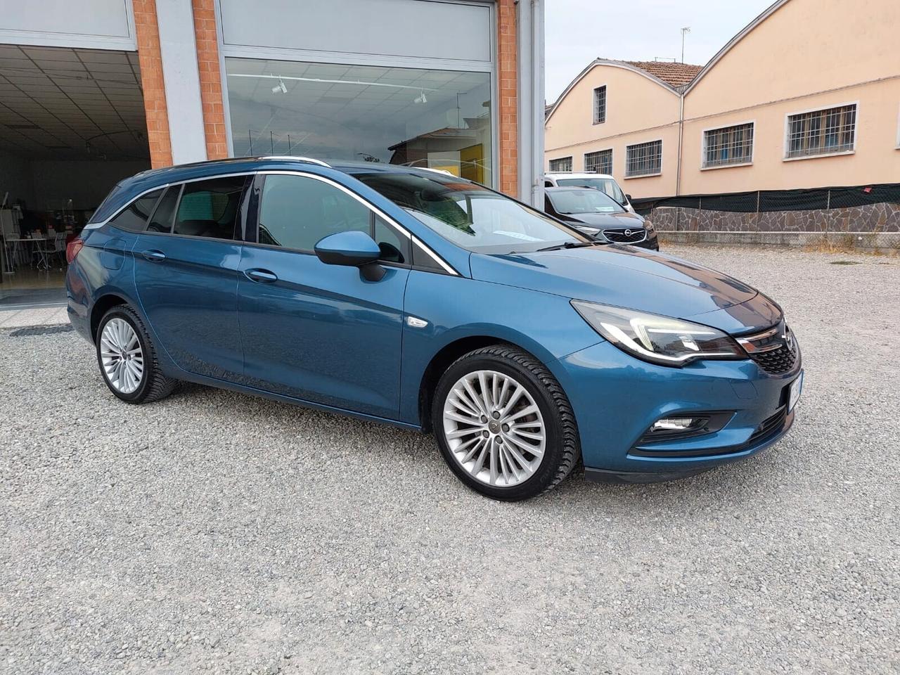Opel Astra 1.6 CDTI Sports Tourer Cosmo