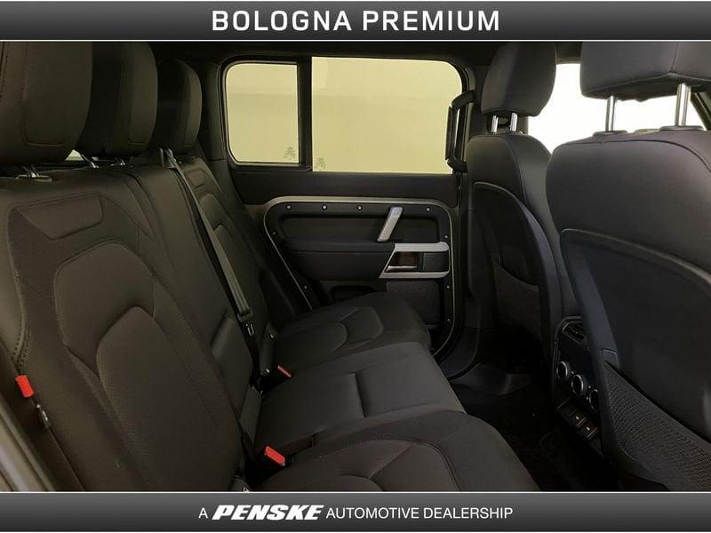 Land Rover Defender 110 3.0D I6 250 CV AWD Auto X-Dynamic SE 7 Posti