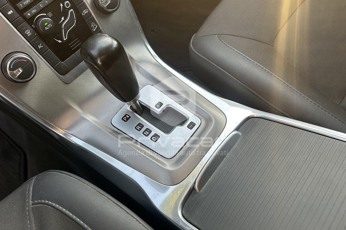 VOLVO XC70 D4 AWD Geartronic Momentum
