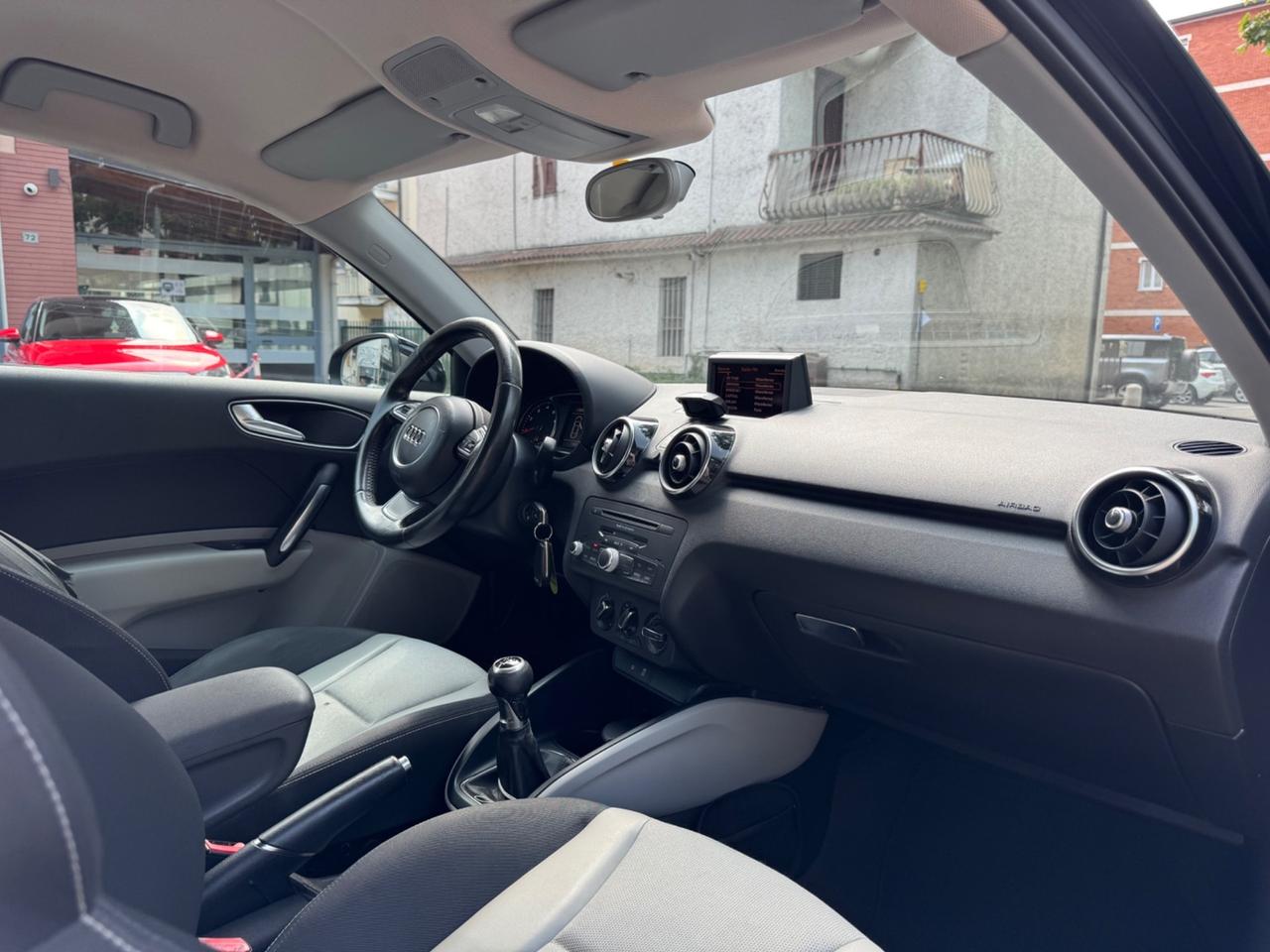 Audi A1 1.2 TFSI Ambition TAGLIANDATA - OK NEOPATENTATI