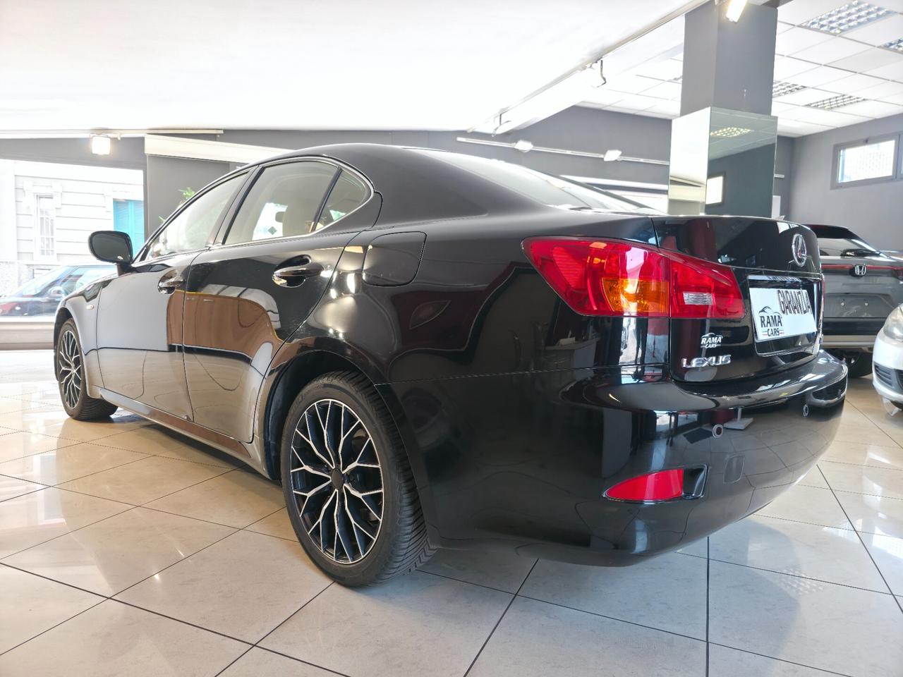 Lexus IS 220d