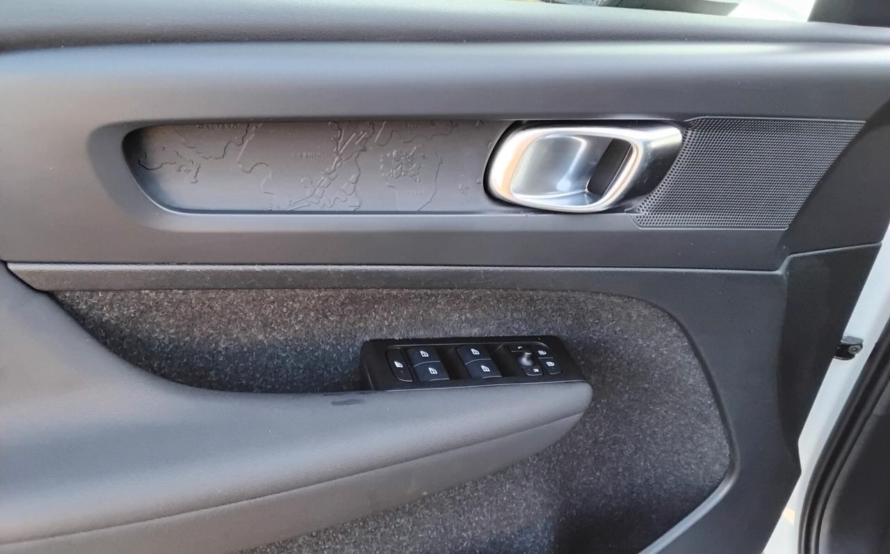 Volvo XC40 T3 Momentum