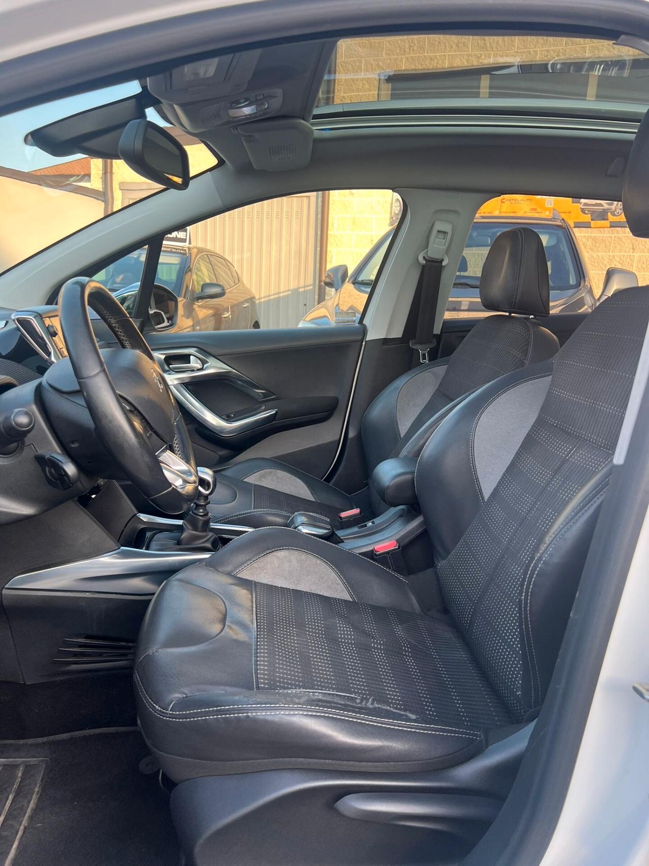 Peugeot 2008 1.6 e-HDi 115 CV Stop&Start Allure