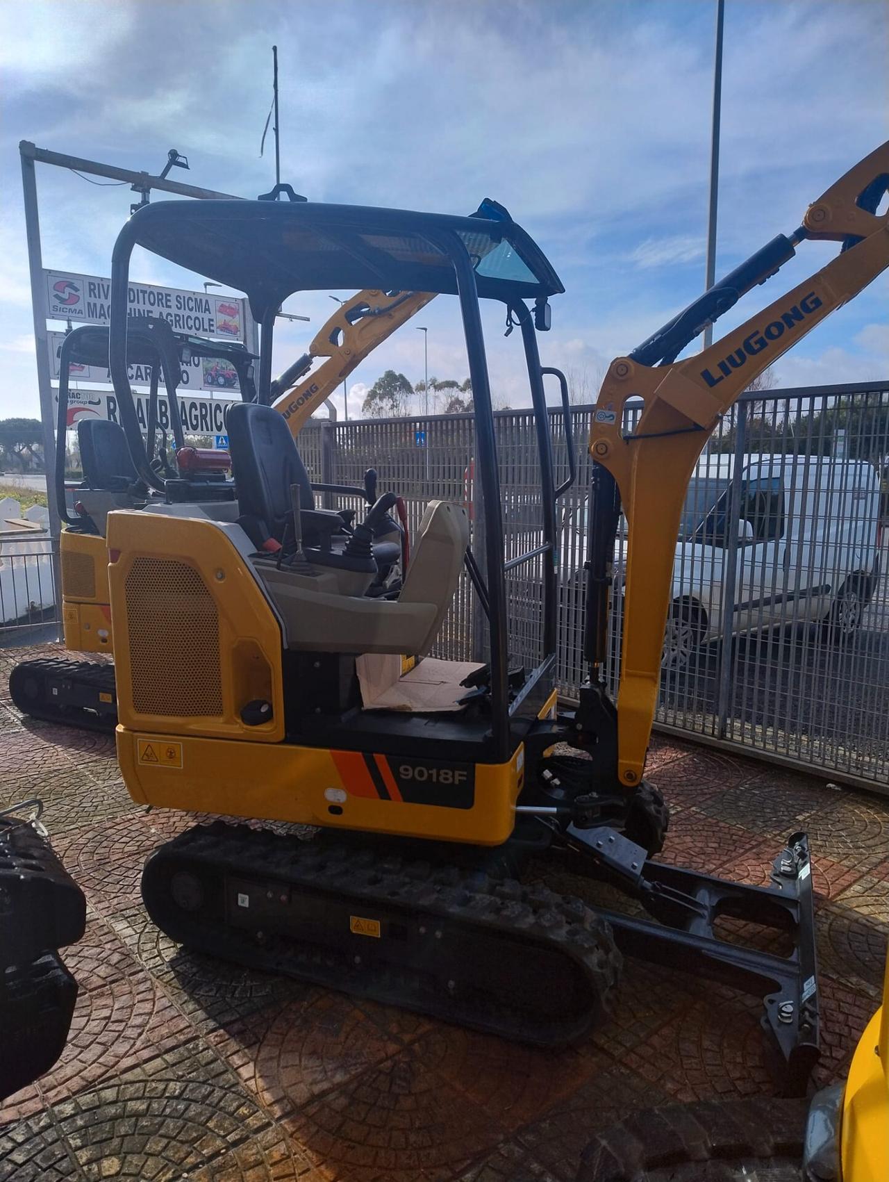 Escavatore Nuovo LiuGong 9018F (18 Quintali)