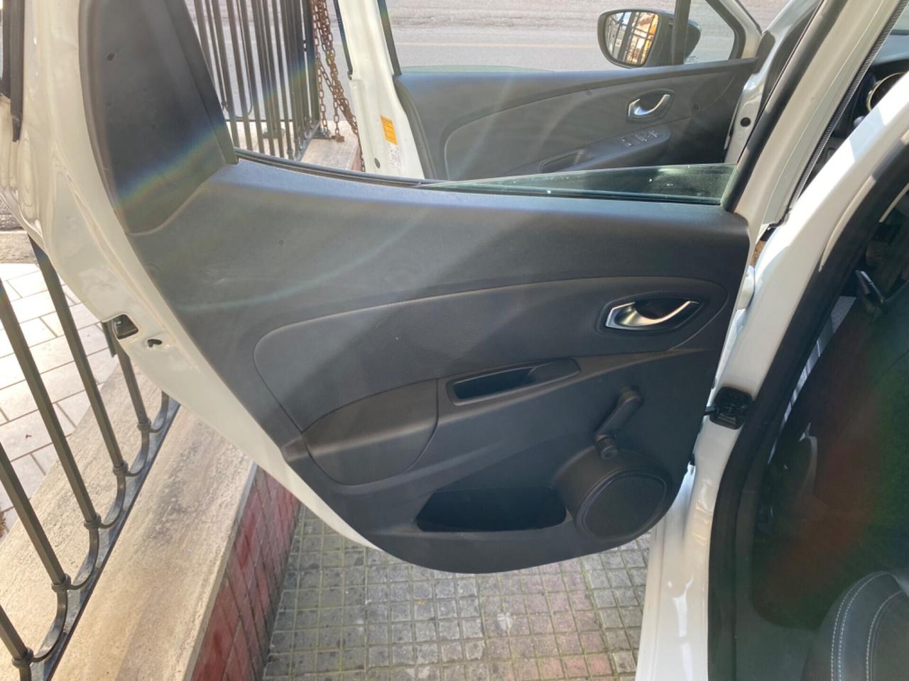 Renault Clio dCi 75 CV 5 porte Moschino - 2019