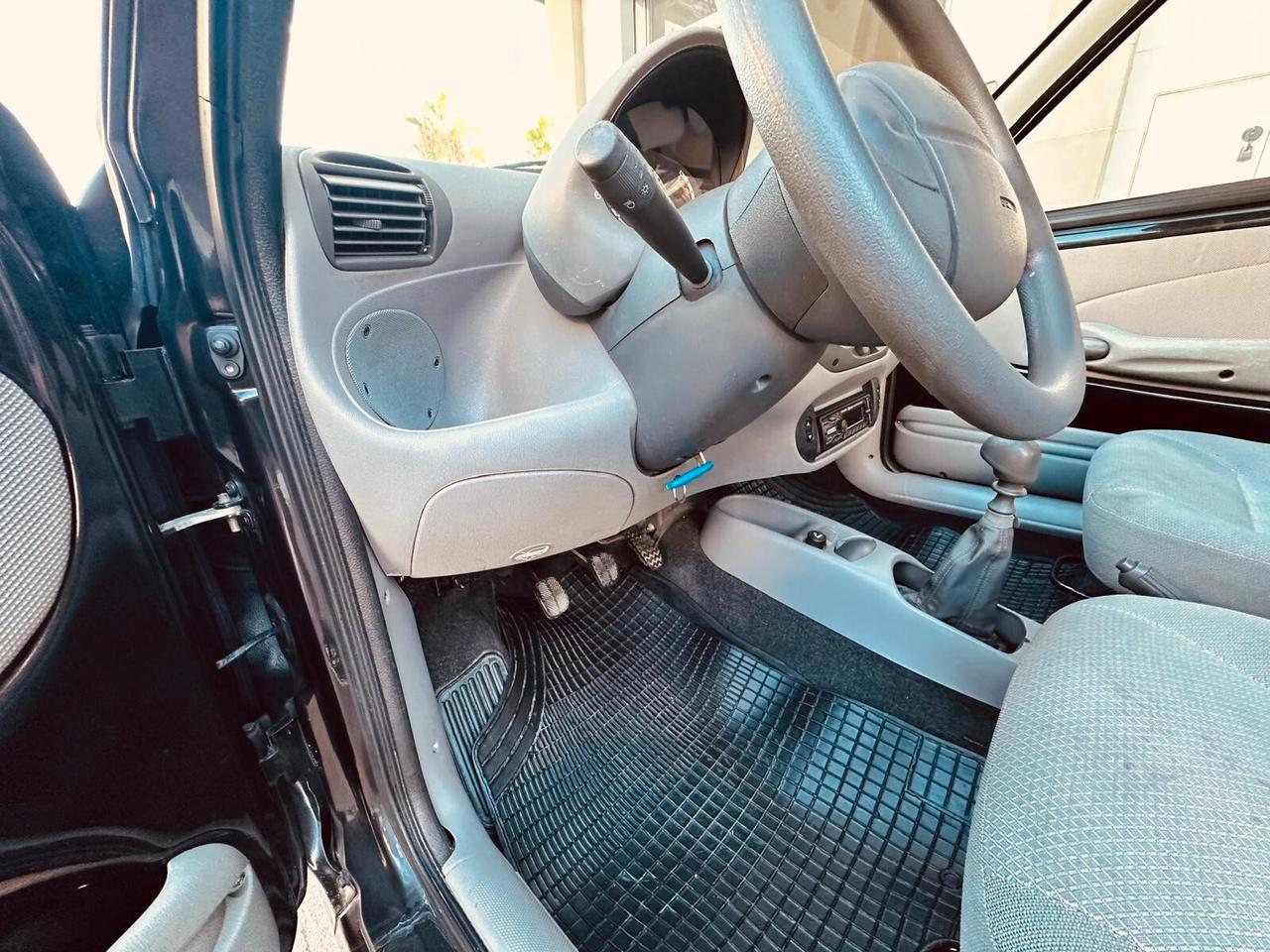 Fiat 600 1.1 Active 94 mila KM SERVOST/CLIMA/VETRI ELETT