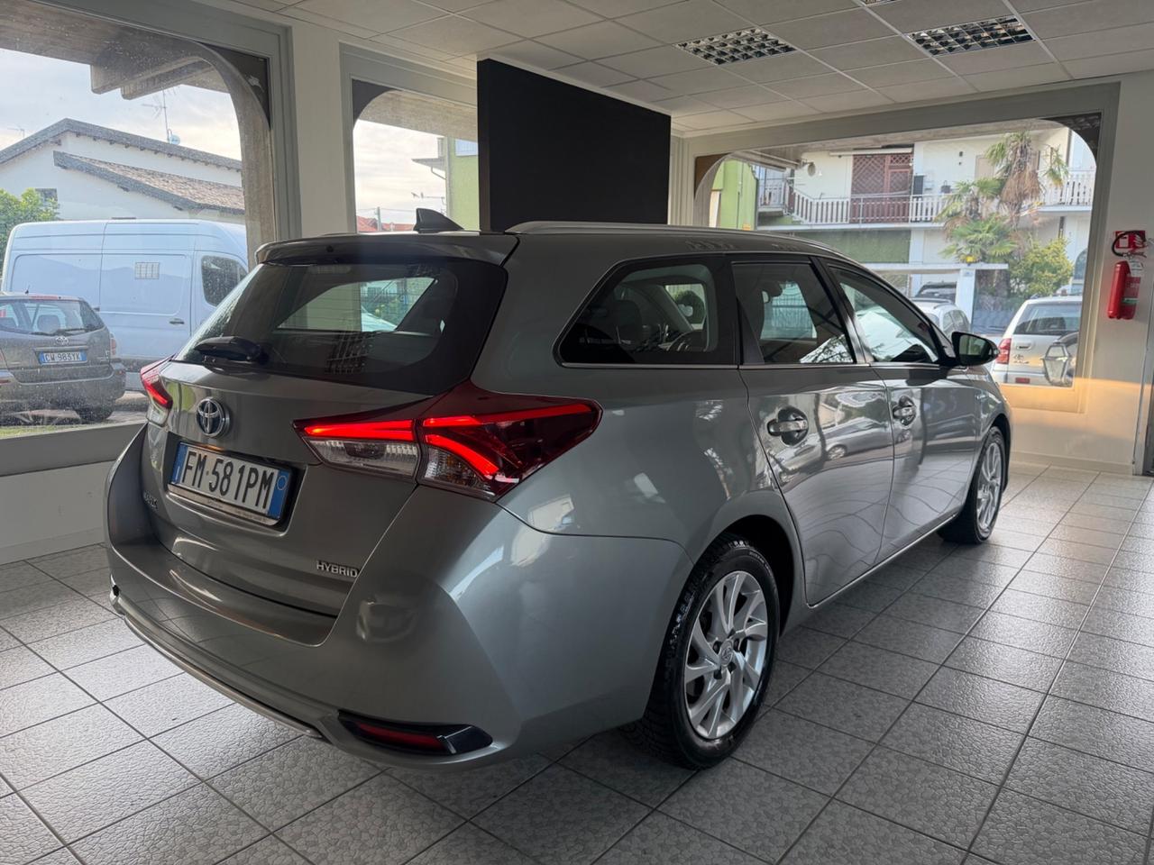 Toyota Auris Touring Sports 1.8 Hybrid Business