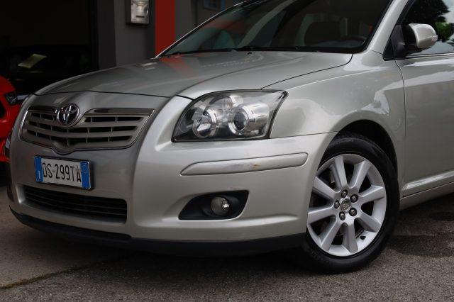 TOYOTA Avensis 2.0 D-4D 16V Station Wagon TAGLIANDATA CLIMATRONIC