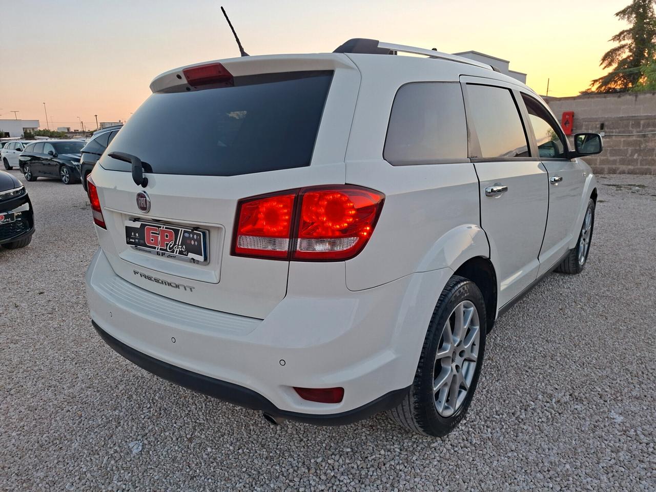 Freemont 2.0 Multijet 140 cv 7 POSTI -- PELLE-NAVI