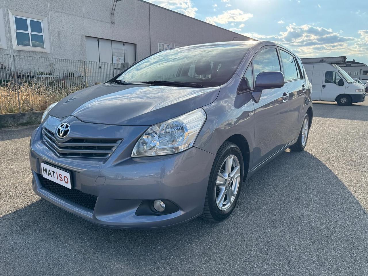 Toyota Verso 2.0 D Sol 146000 km GARANZIA 12 m