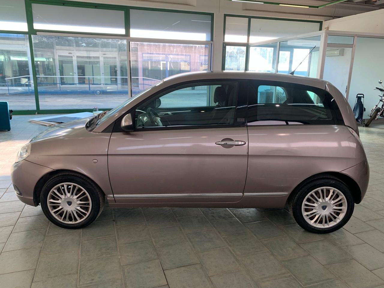 Lancia Ypsilon 1.2 69 CV Diva