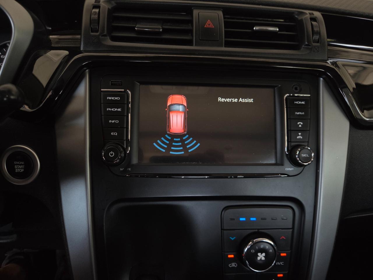 Mahindra KUV100 1.2 VVT K8 87cv