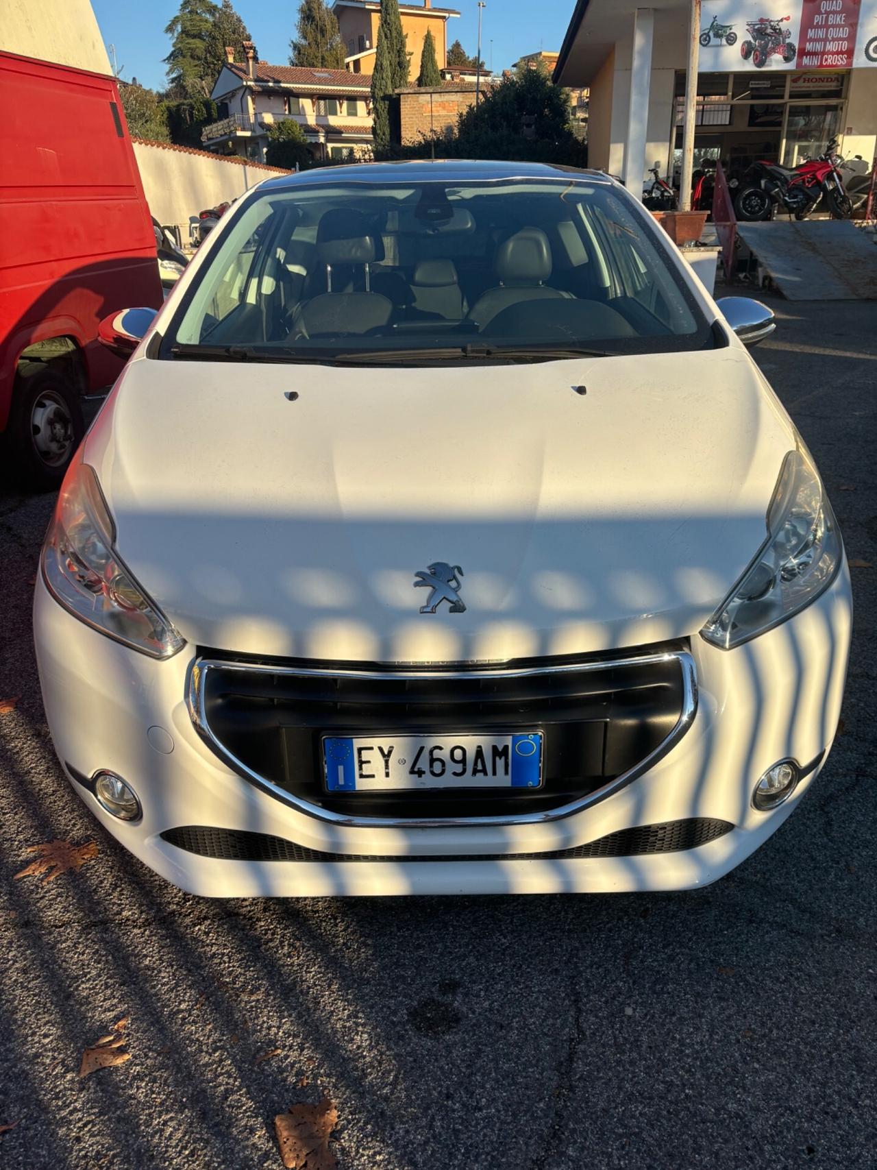 Peugeot 208 BlueHDi 2014