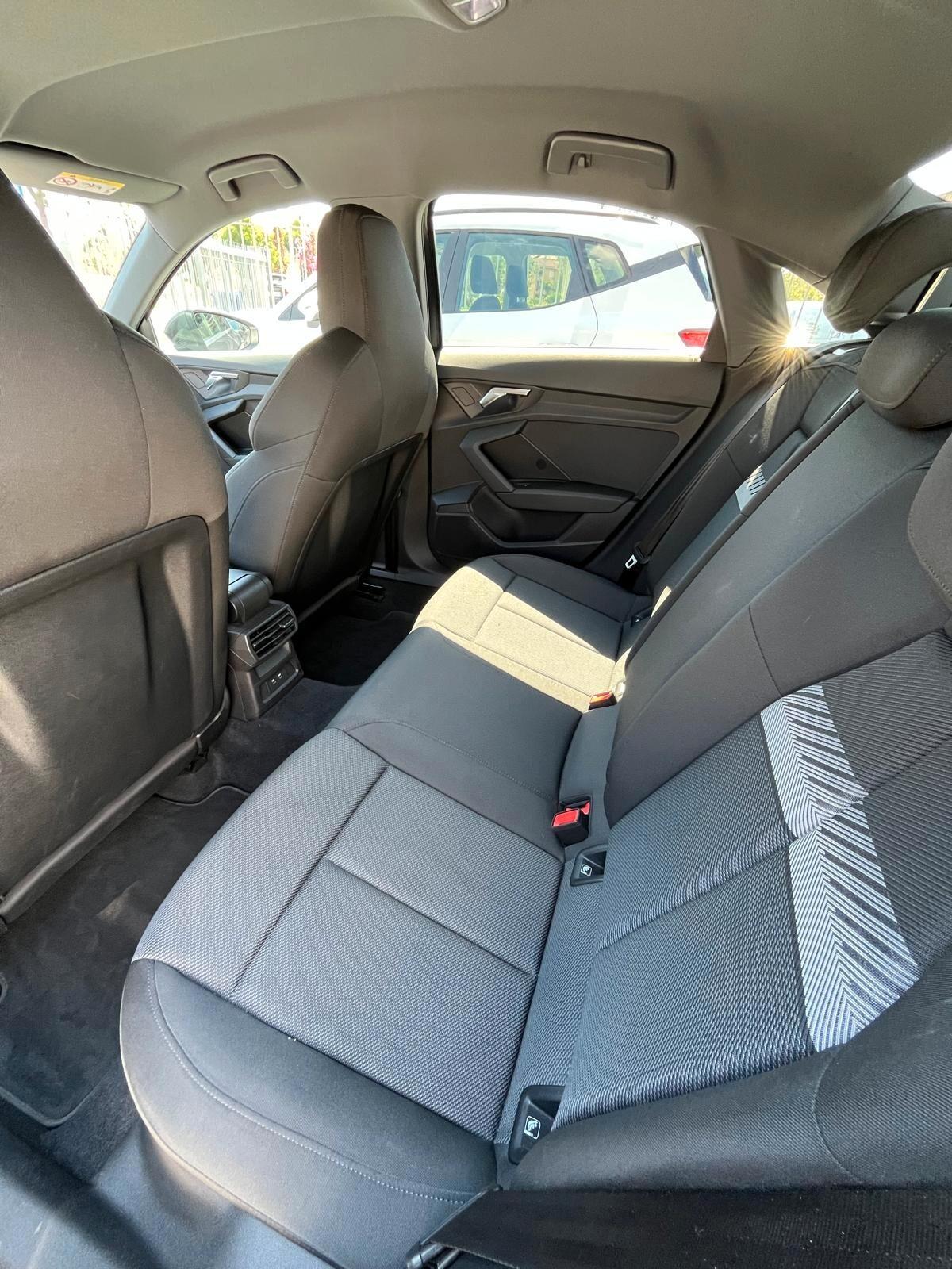 Audi A3 Sedan 35 TDI S tronic line edition