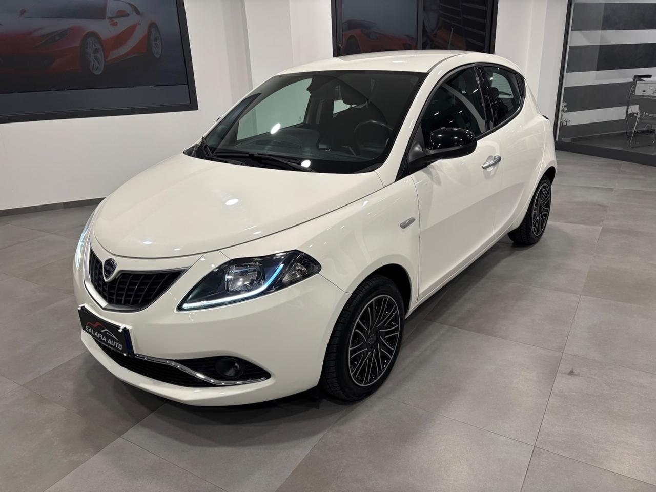 Lancia Ypsilon 1.0 FireFly 5 porte S&S Hybrid Gold Plus