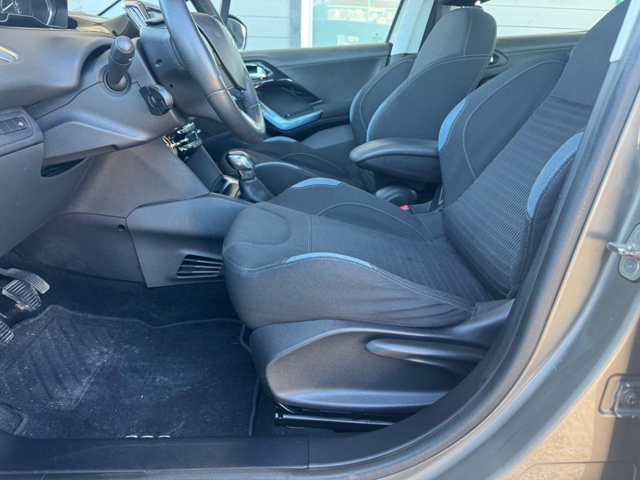 Peugeot 208 1.2 VTi 82 CV 5 porte Allure