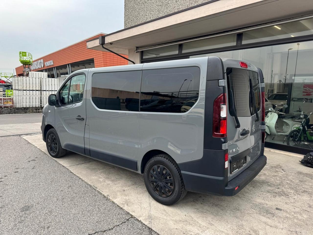 Opel Vivaro 1.6 BiTurbo L1H1 9 Posti
