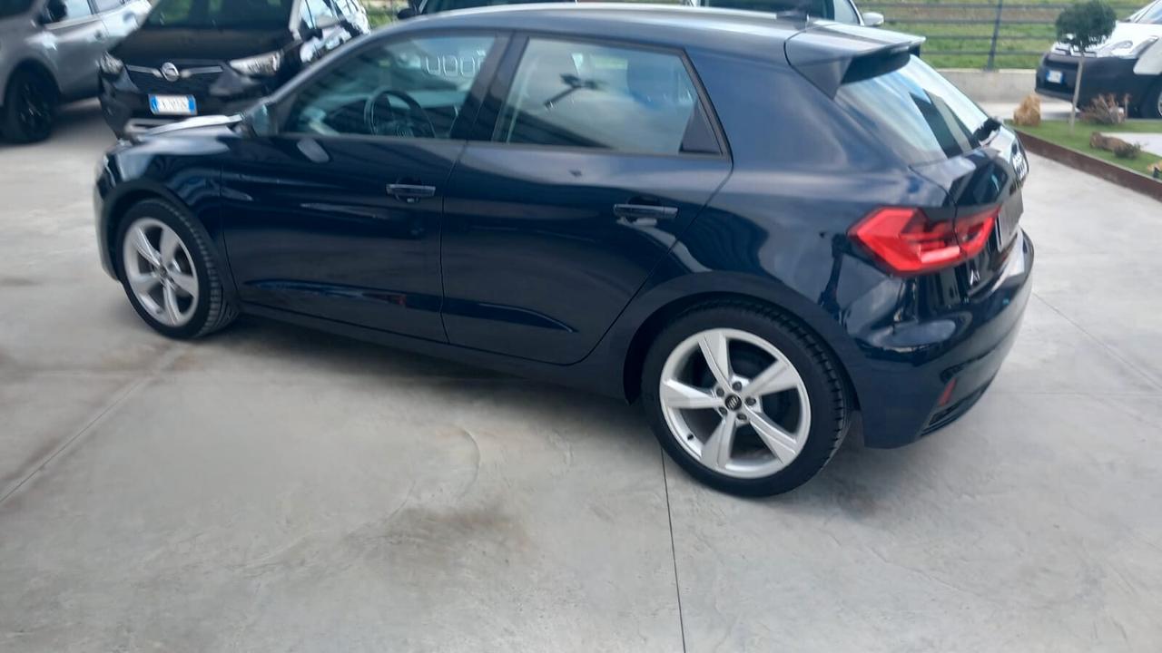 Audi A1 SPB 40 TFSI S tronic Identity Black