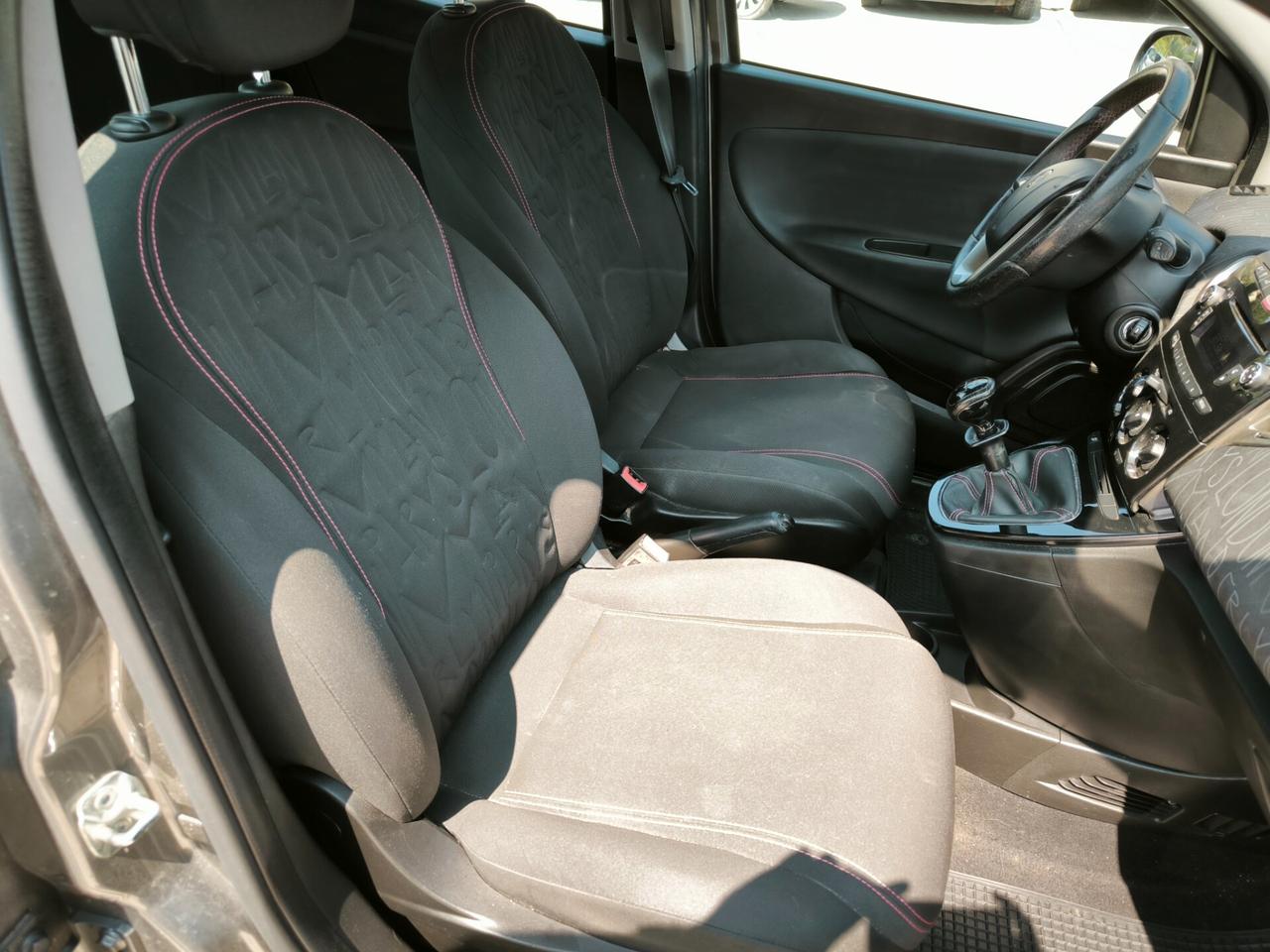 Lancia Ypsilon 0.9 TwinAir 85 CV 5 porte Metano Ecochic Elefantino