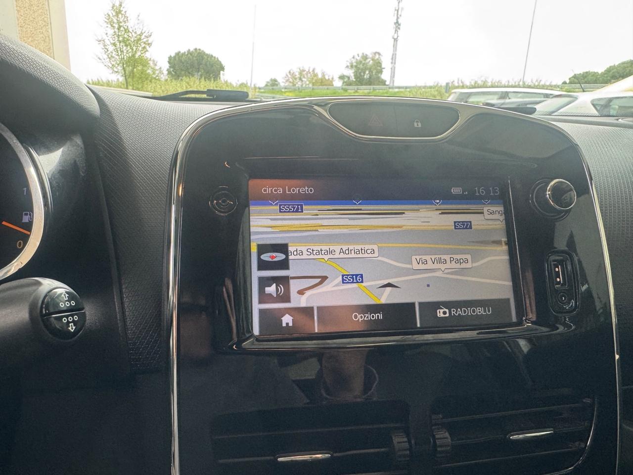 Renault Clio 1.2 75CV 5 porte Wave Metano Neopatentati