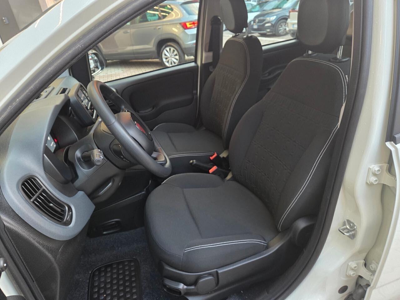 Fiat Panda 1.0 Hybrid ICON KM0