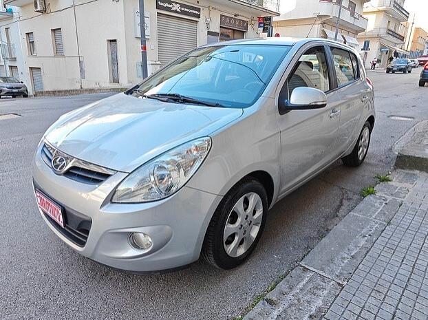 HYUNDAI i20 1.2 Benzina 5 porte - 2012