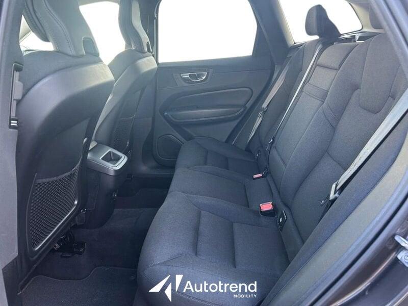 Volvo XC60 B4 197+14 CV AWD Automatica Mild Hybrid Momentum