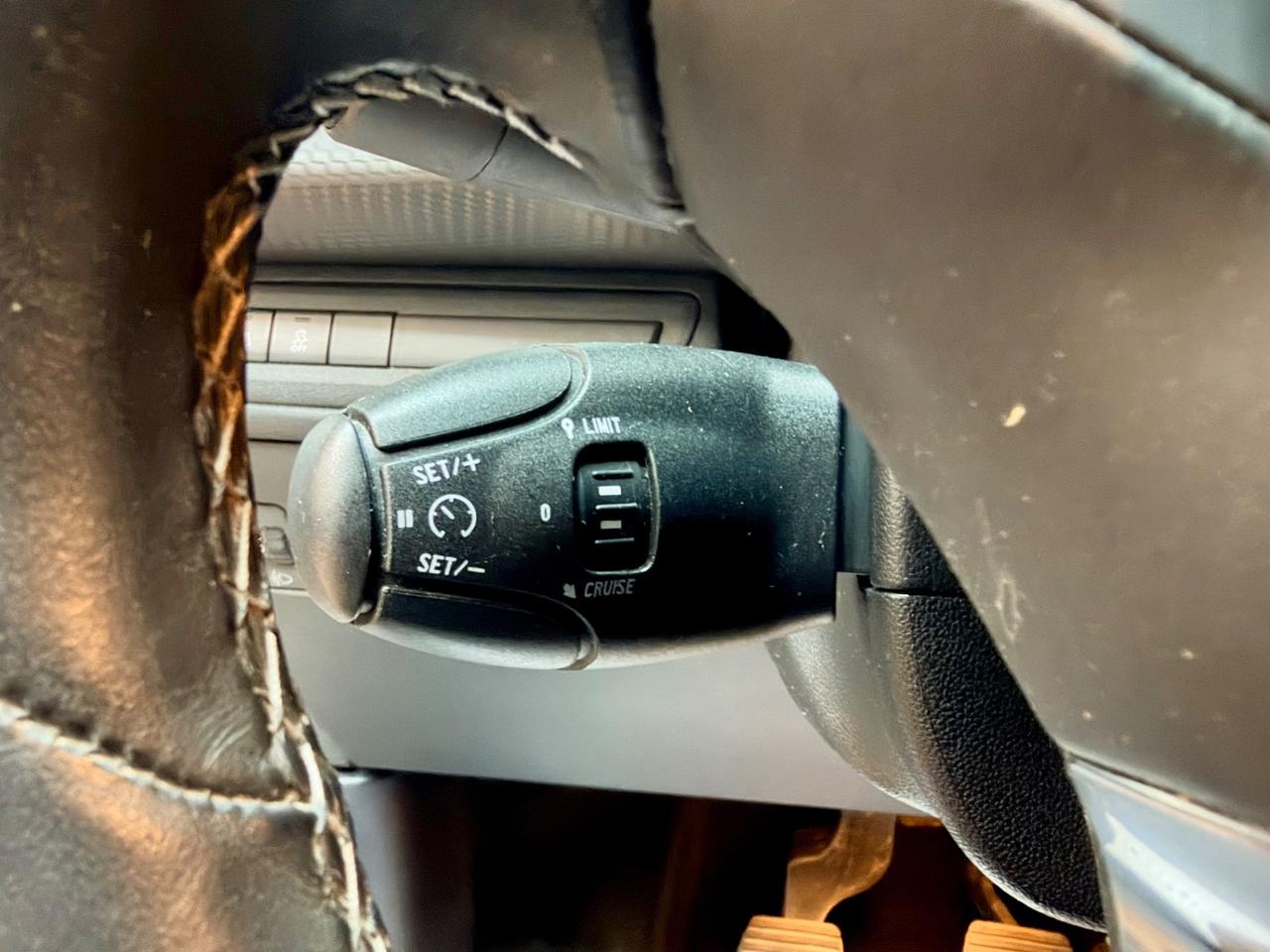 Peugeot 208 1.6HDi 100cv Neopat. E6