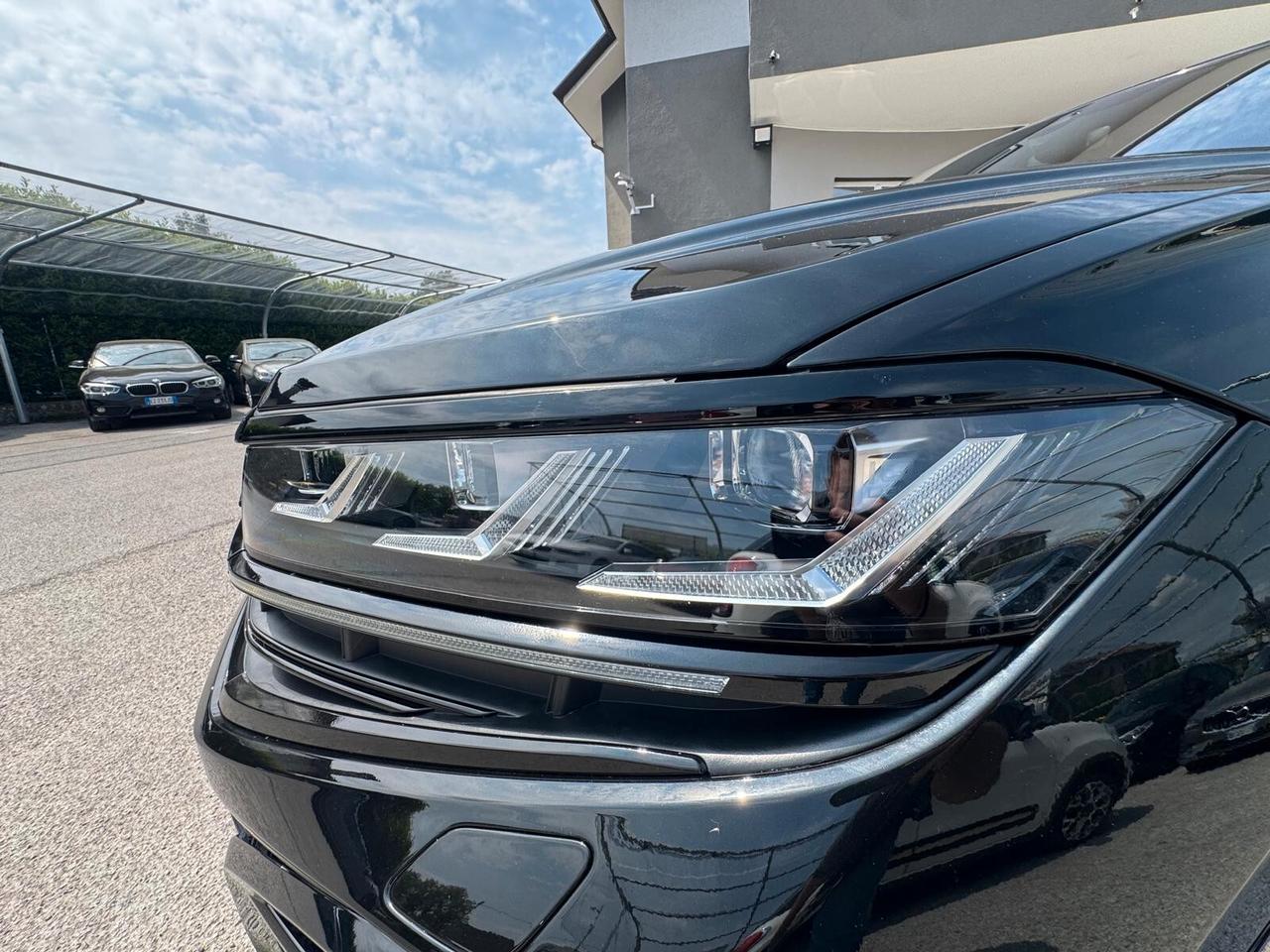 Volkswagen Touareg 3.0 V6 TSI R LINE